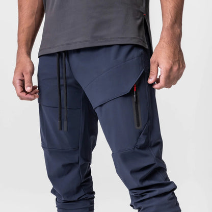 Pantalon de sport noué à la cheville