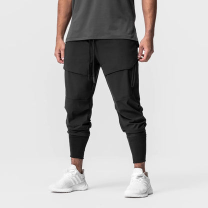 Pantalon de sport noué à la cheville